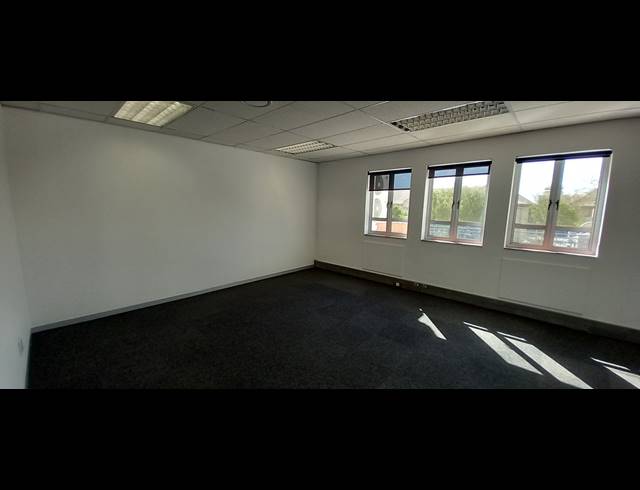 217M² OFFICE TO LET IN BRYANSTON